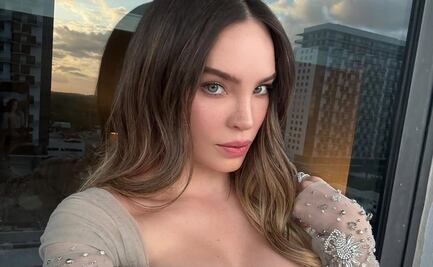 Belinda lleva el glamour de los años ochenta en este look