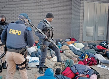 Disturbios en Sudáfrica dejan al menos 72 muertos