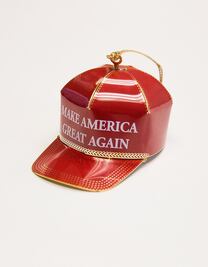 Gorra de Trump adornará casas en Navidad