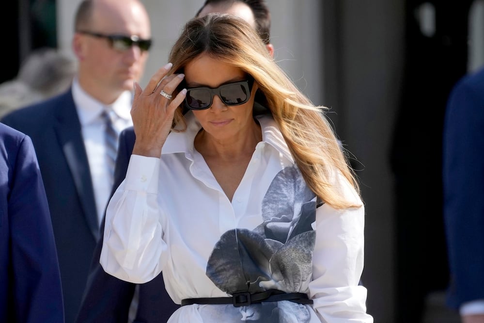 La exprimera dama Melania Trump sale después de votar en las elecciones primarias de Florida en Palm Beach, Florida, el 19 de marzo de 2024. Foto: AP