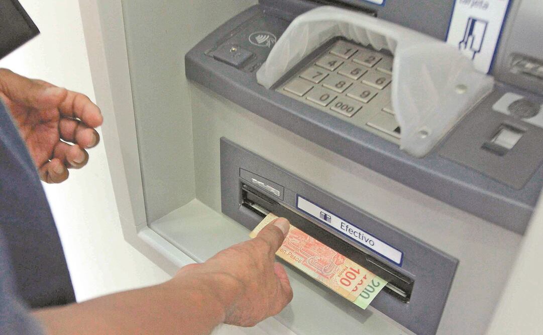 Ladrones no pueden arrancar cajero y abortan robo