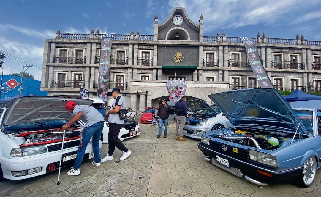 Habitantes y visitantes pudieron admirar y fotografiar vehículos tuneados en Cuajimalpa. Foto: Alberto Acosta / EL UNIVERSAL
