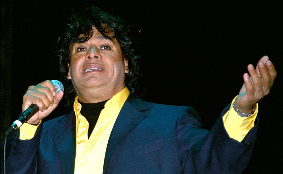 Juan Gabriel lanza nueva versión de "Me nace del corazón" Foto: Sergio Suárez/EL UNIVERSAL.