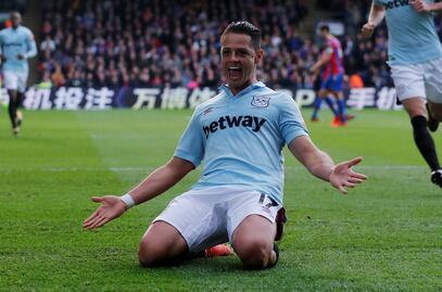 'Chicharito' se reconcilia con el gol