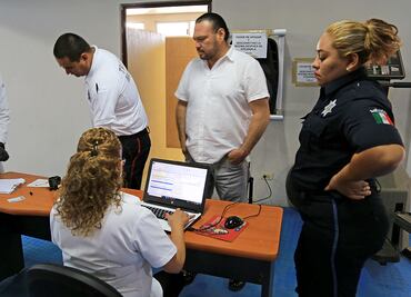 Evalúan a 300 policías de Los Cabos