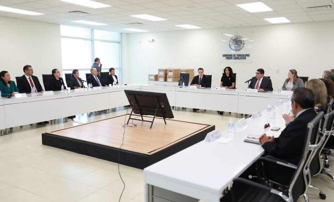 Diputados del Congreso de Tamaulipas entregan al Instituto Electoral del estado la lista de candidatos a magistrados y jueces para el proceso electoral (12/02/2025). Foto: Especial