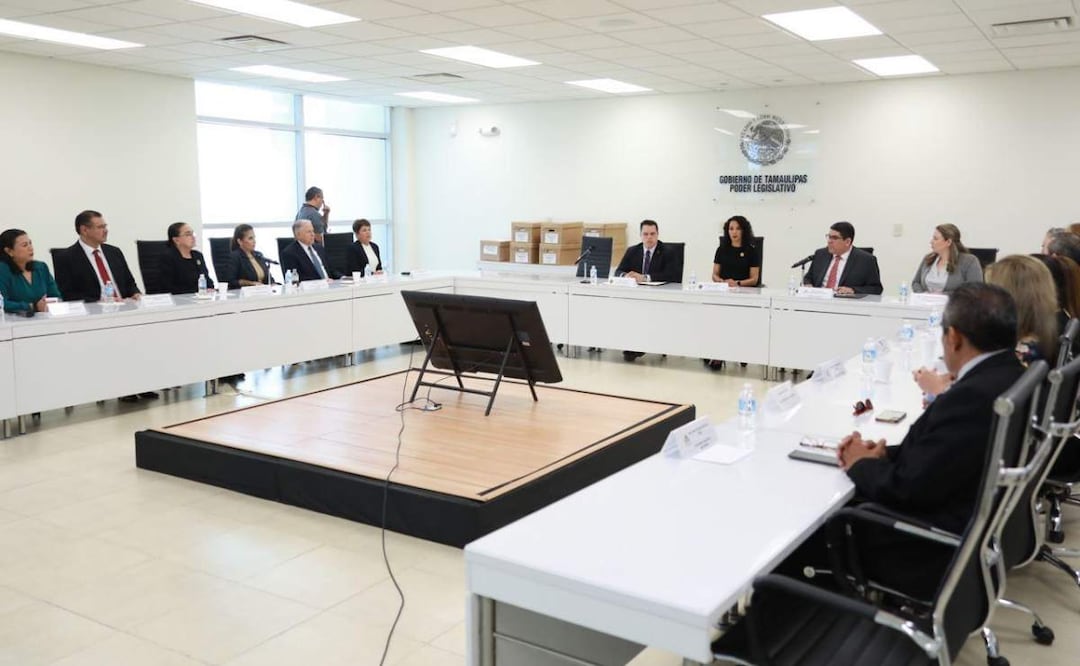 Diputados del Congreso de Tamaulipas entregan al Instituto Electoral del estado la lista de candidatos a magistrados y jueces para el proceso electoral (12/02/2025). Foto: Especial