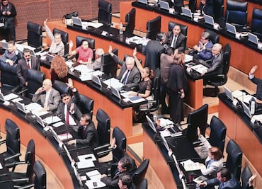 Oposición pone en jaque baja salarial