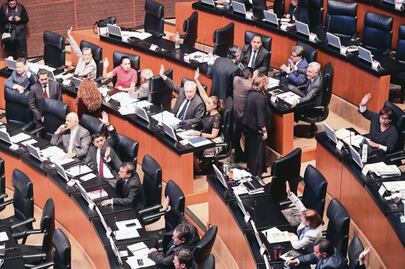 Oposición pone en jaque baja salarial