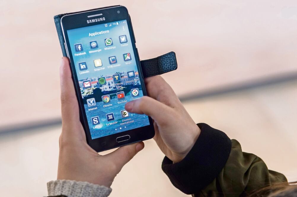 The SIU destaca el desfase en aplicaciones de gobierno, en comparación con la acelerada tasa de adopción de dispositivos e internet móvil (ARCHIVO EL UNIVERSAL)