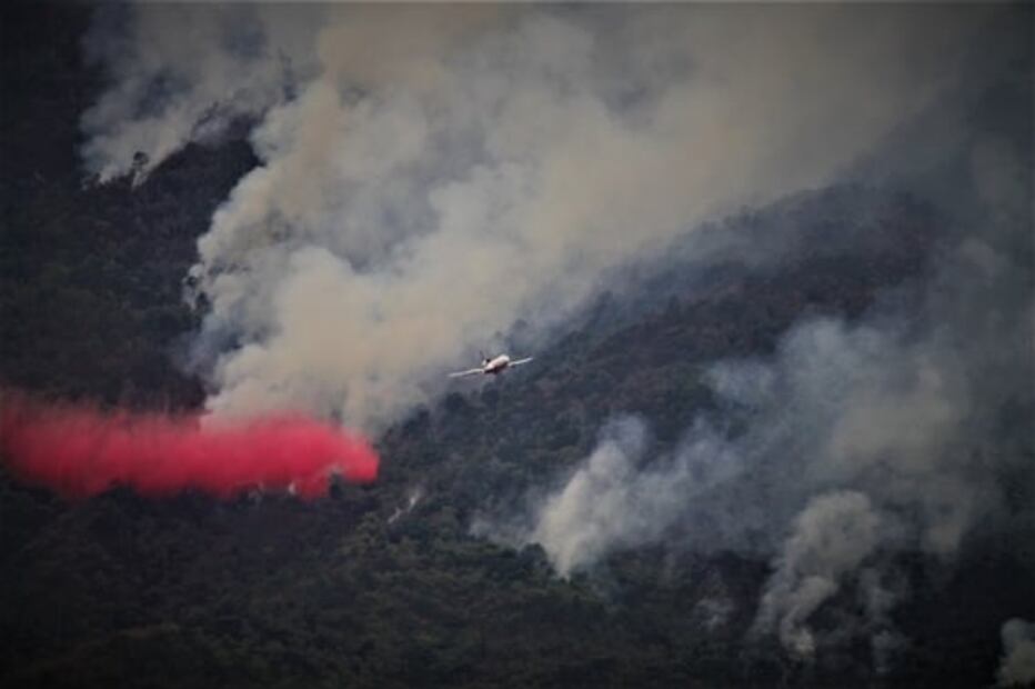 Extinguen tres incendios en Nuevo León, cinco permanecen activos