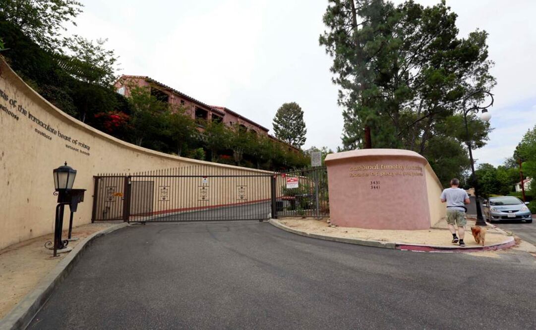 El convento con estilo de villa romana tiene un terreno de 3.2 hectáreas sobre una colina en el barrio Los Feliz cerca de Hollywood. (FOTO: AP)