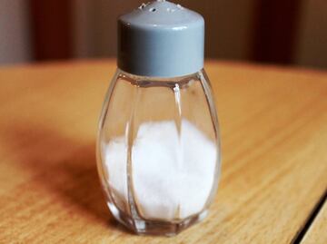 ¿Es bueno eliminar la sal por completo?