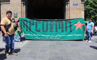 Artesanos indígenas protestan en el Zócalo; advierten plantón rumbo al Mundial 2026