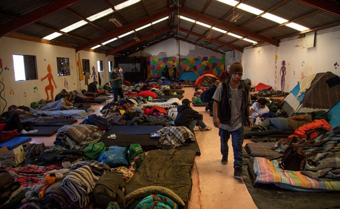Migrantes en albergue El Barretal, en Tijuana. Foto: EFE