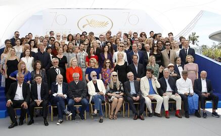 Mexicanos posan en foto histórica de Cannes