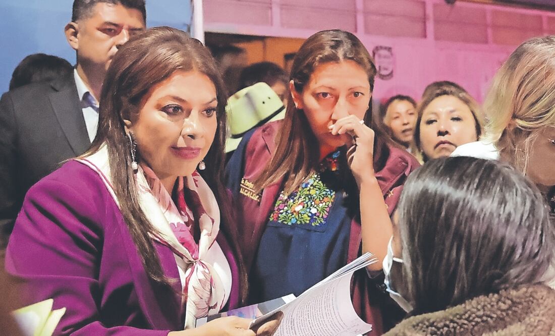 Clara Brugada anunció la inversión en la sesión de Casa por Casa. Foto Especial