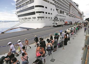 Reducen países el tiempo de aislamiento por Covid-19 para frenar ausentismo laboral