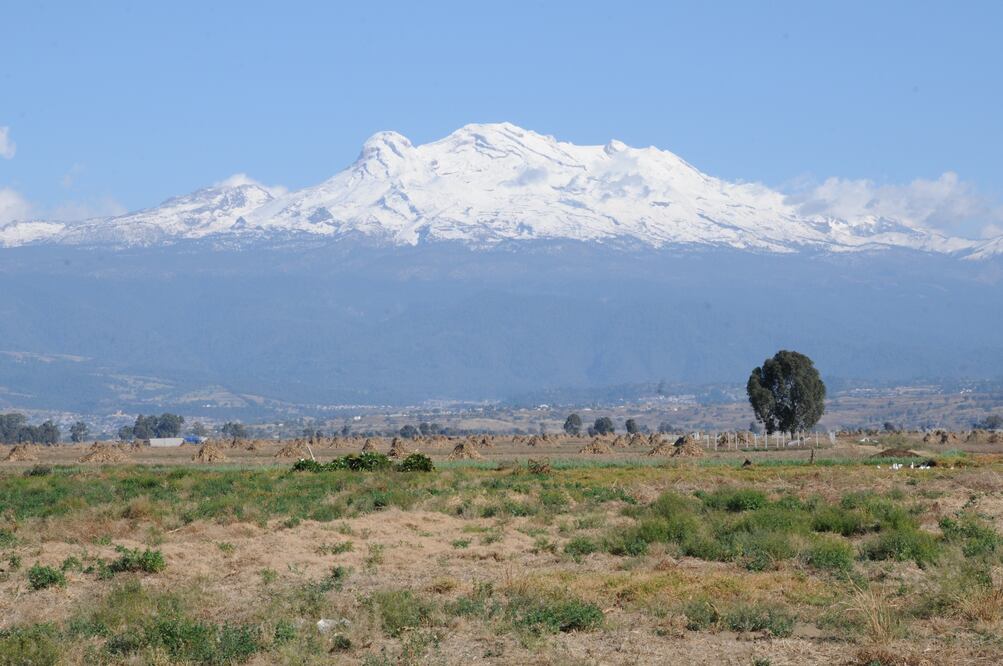 Ocho alpinistas intentaron escalar el Iztaccíhuatl después de las fiestas patrias de 1963; sin embargo, su inexperiencia ocasionó que se perdieran y algunos casi murieran en el intento. Archivo El Universal. 