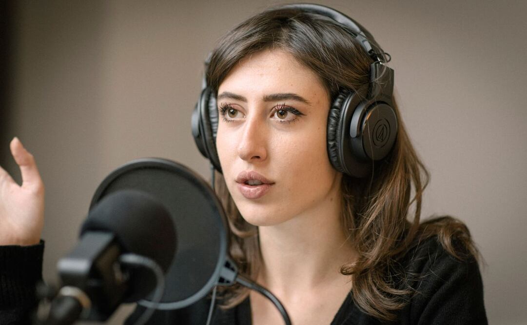 En esta imagen, publicada el viernes 27 de diciembre de 2024 por Chora Media, aparece Cecilia Sala, periodista italiana detenida el 19 de diciembre mientras reportaba en Irán, informó el Ministerio de Relaciones Exteriores italiano. Foto: AP