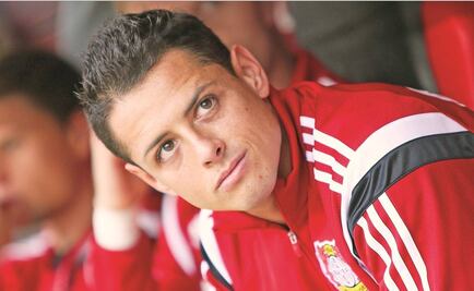 'Chicharito' se fractura la mano; estará fuera dos semanas