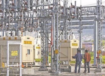 Tras freno a ley de AMLO, 4T ordena acatar fallo