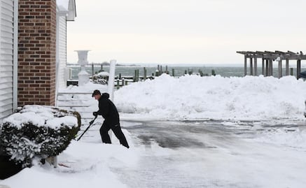Tormenta de nieve afecta a más de 40 millones en EU; gobernadores de ocho estados declaran emergencia