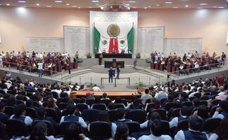 Congreso de Veracruz aprueba que Gobierno estatal ponga en subasta 3 aviones y 6 helicópteros; la mayoría están abandonados