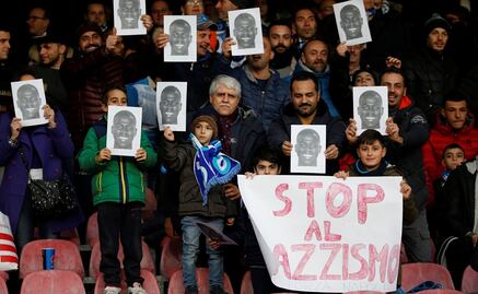 Afición y jugadores del Napoli muestran apoyo a Koulibaly