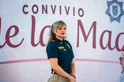 Peor que divorcio...  doña Layda contra policías