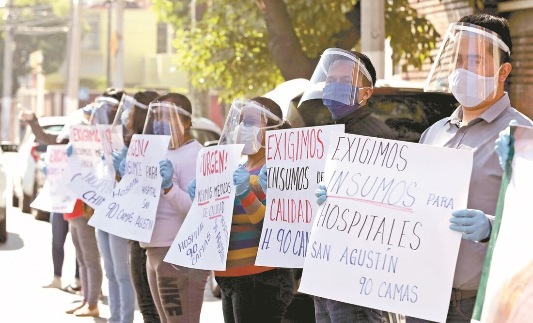 Trabajadores del ayuntamiento de Chimalhuacán se manifestaron para exigir equipo de calidad contra el virus. Foto: JORGE ALVARADO. EL UNIVERSAL