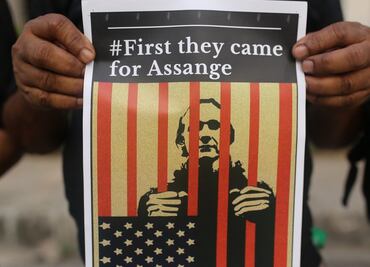 Julian Assange, ¿espía o periodista?