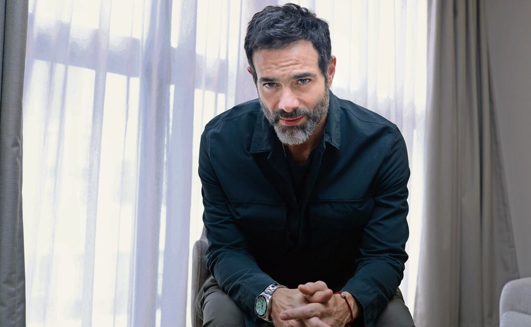 Entrevista con el actor Luis Roberto Guzmán por su participación en la obra de teatro "por la punta de la nariz" en el teatro Varsovia ubicado en la calle de Varsovia número 9. Foto: Fernanda Rojas / EL UNIVERSAL