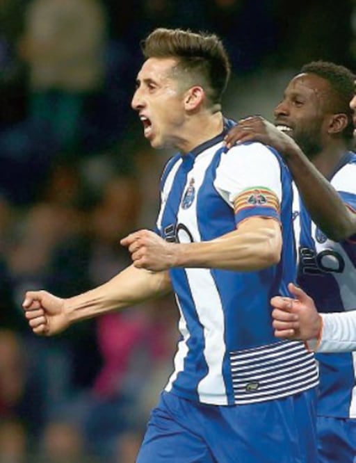 El volante mexicano contribuye en el triunfo del Porto en la fecha 30 (ESTELA SILVA. EFE)