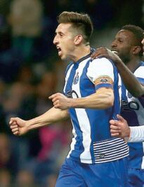 Héctor Herrera anota en el triunfo de ‘Dragones’