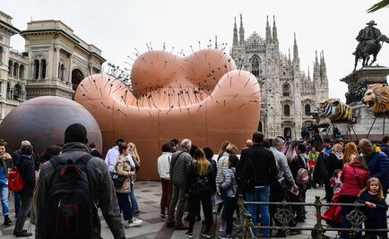 Escultura monumental genera indignación entre feministas 