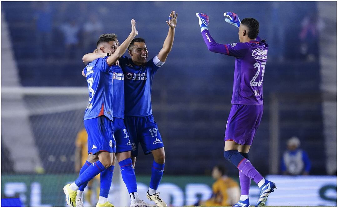 Jugadores de Cruz Azul celebrando - Foto: Imago7