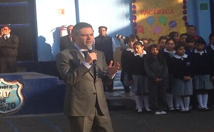 Nuño: maestros comienzan a sacudirse "presiones y el yugo"