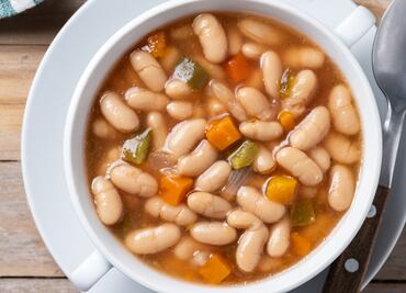 ¿Cuántas calorías tiene un plato de frijoles?