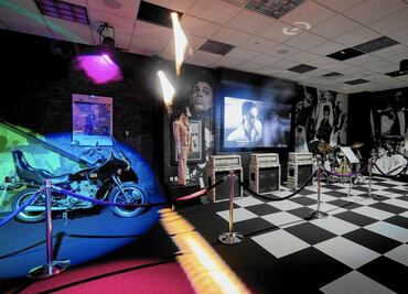 Prince, crayolas y cervezas en la ciudad del Super Bowl