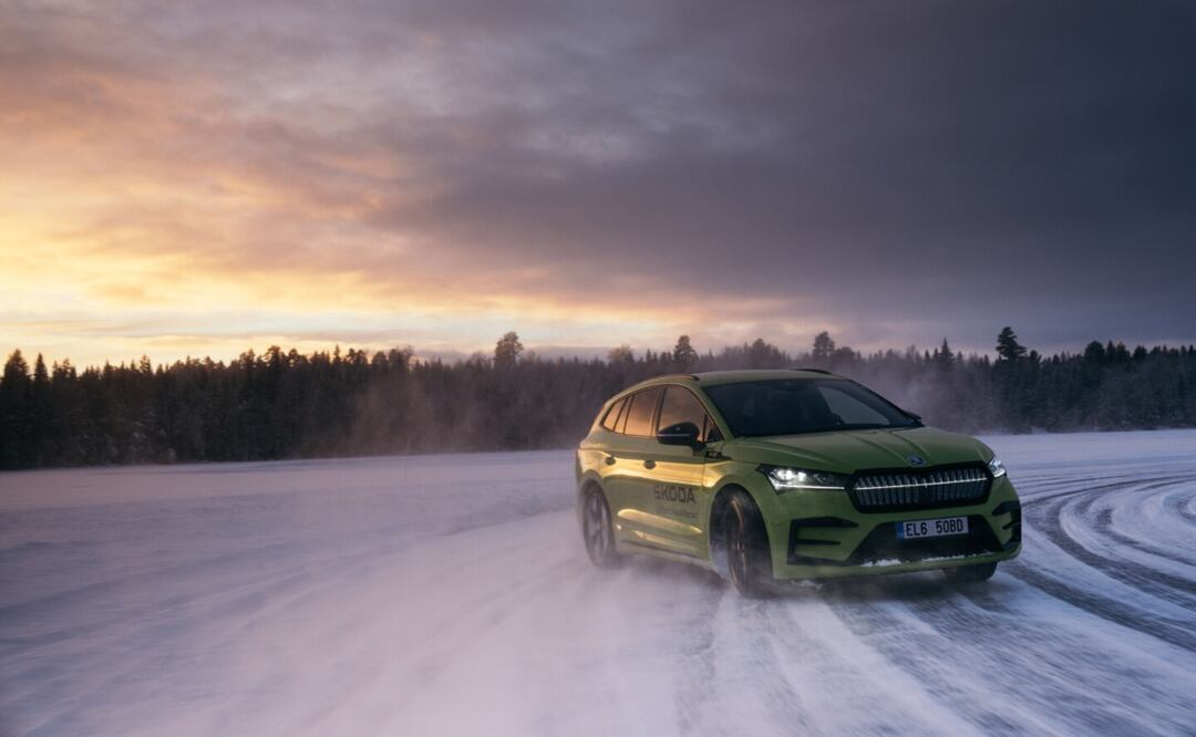 Skoda rompe el récord del drift más largo sobre hielo