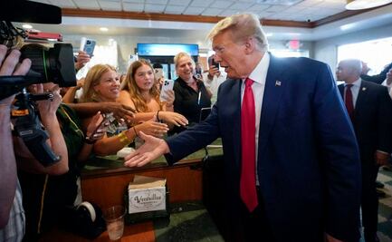 Trump prometió comida para todos en restaurante de Miami... y ni café les dieron