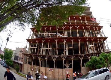 Inician demolición de pisos ilegales en Venustiano Carranza