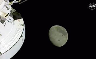 Astronautas de Artemis II salen de la influencia lunar; se dirigen hacia la Tierra