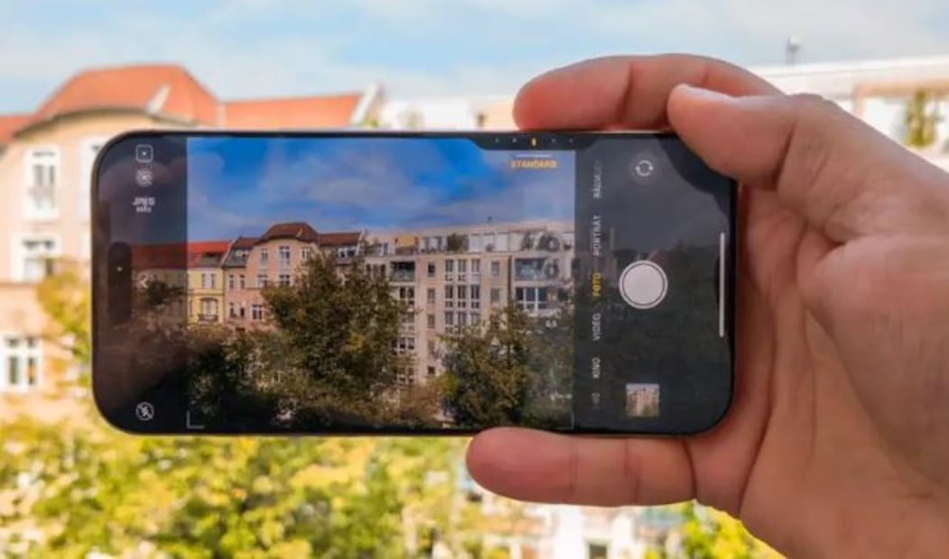 El influencer destacaba en el video los pisos que tenía el edificio del hotel. Foto: Redes sociales