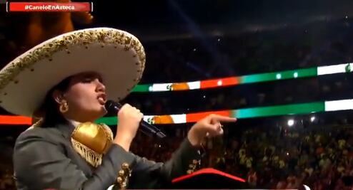 Camila Fernández comete error al cantar el Himno Nacional en pelea del Canelo: ¿habrá consecuencias?