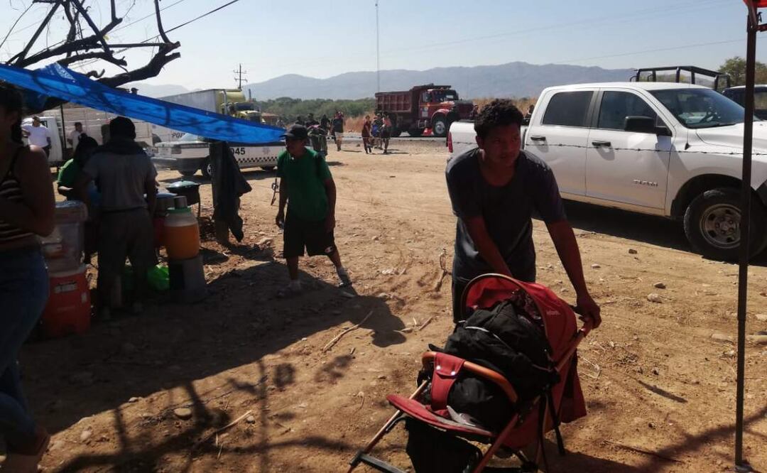 La caravana de migrantes está integrada mayoritariamente por 120 hombres, 60 mujeres y 20 menores de edad que caminan por carreteras de Oaxaca (05/02/2025). Foto: Especial