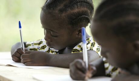 Haz espacio en tu maleta y lleva objetos para donar