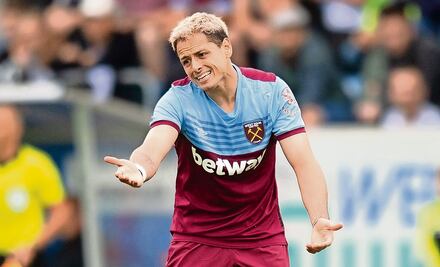 El ​​​​​​​'Chicharito' falla penalti y el West Ham pierde ante el Athletic 