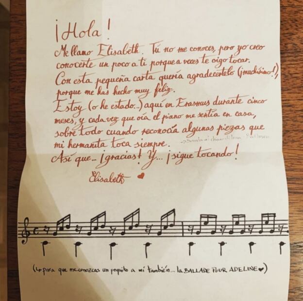 Con tierna carta, vecina de afamado violinista le agradece su música durante el confinamiento